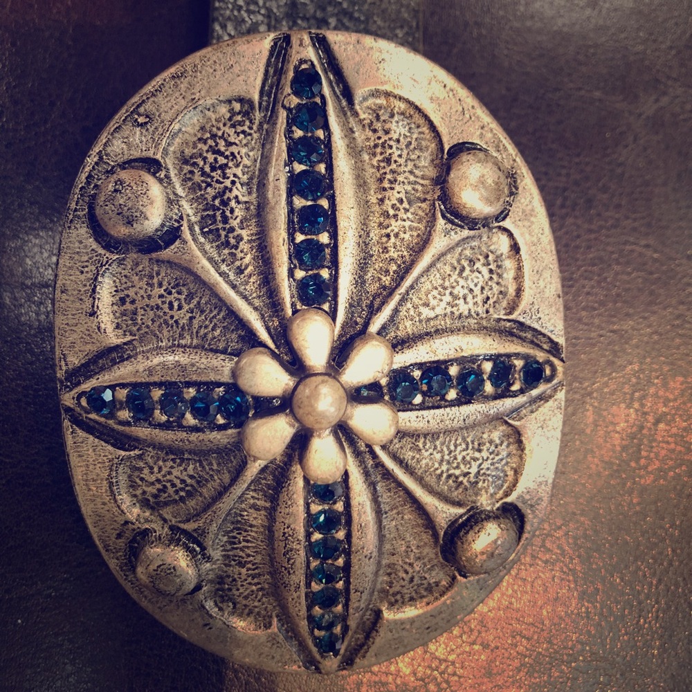Metal Buckle with blue Stones
